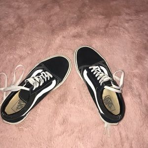 Black lace Vans size 7.5 women’s and 6.0 in men’s